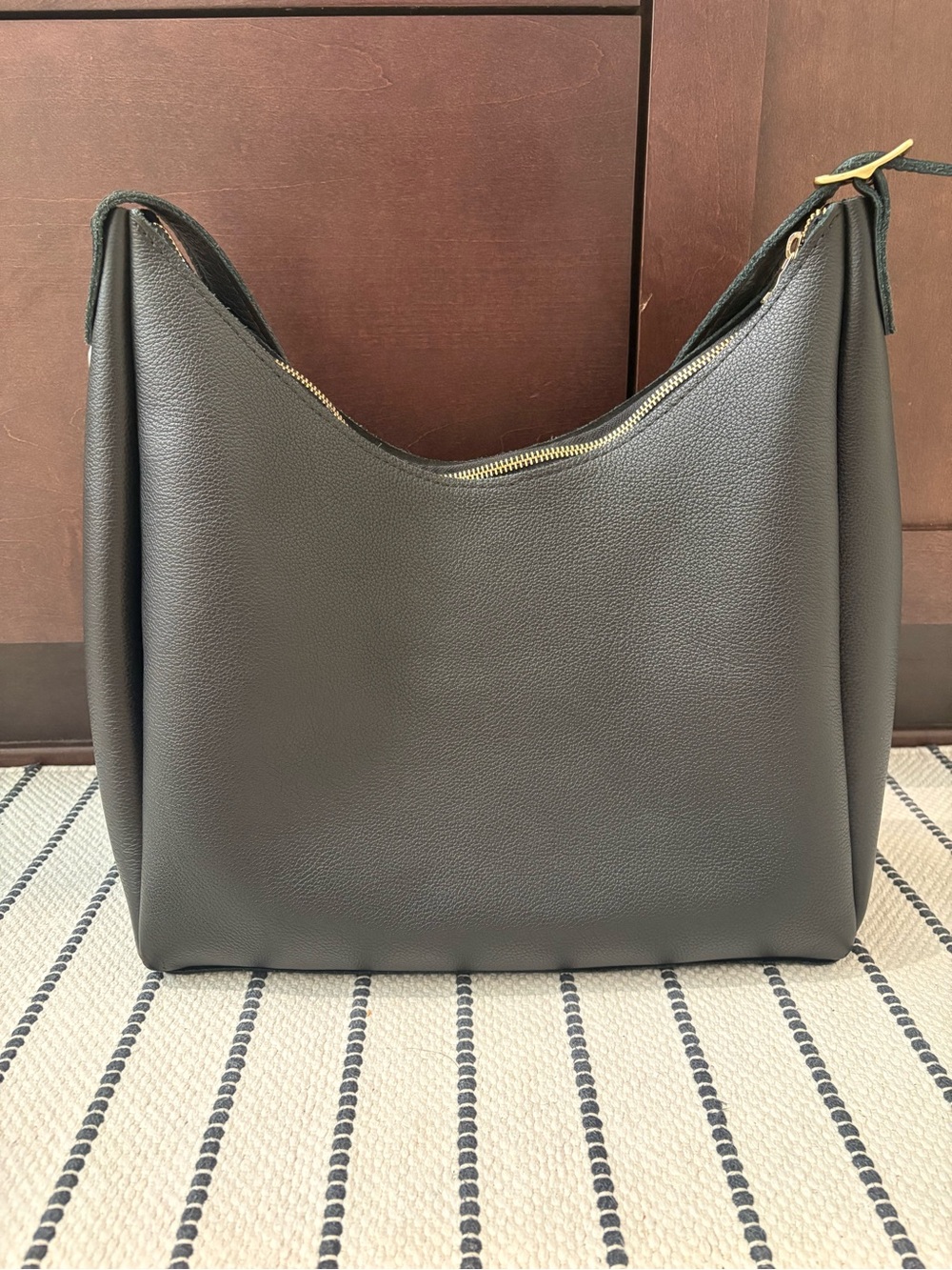 Portland Leather | Large Aspen + sidekick zip pouch | Black - Picture 4 of 17